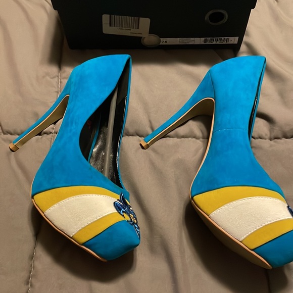 NWT Hornets Heels by Herstar NBA - Picture 2 of 5